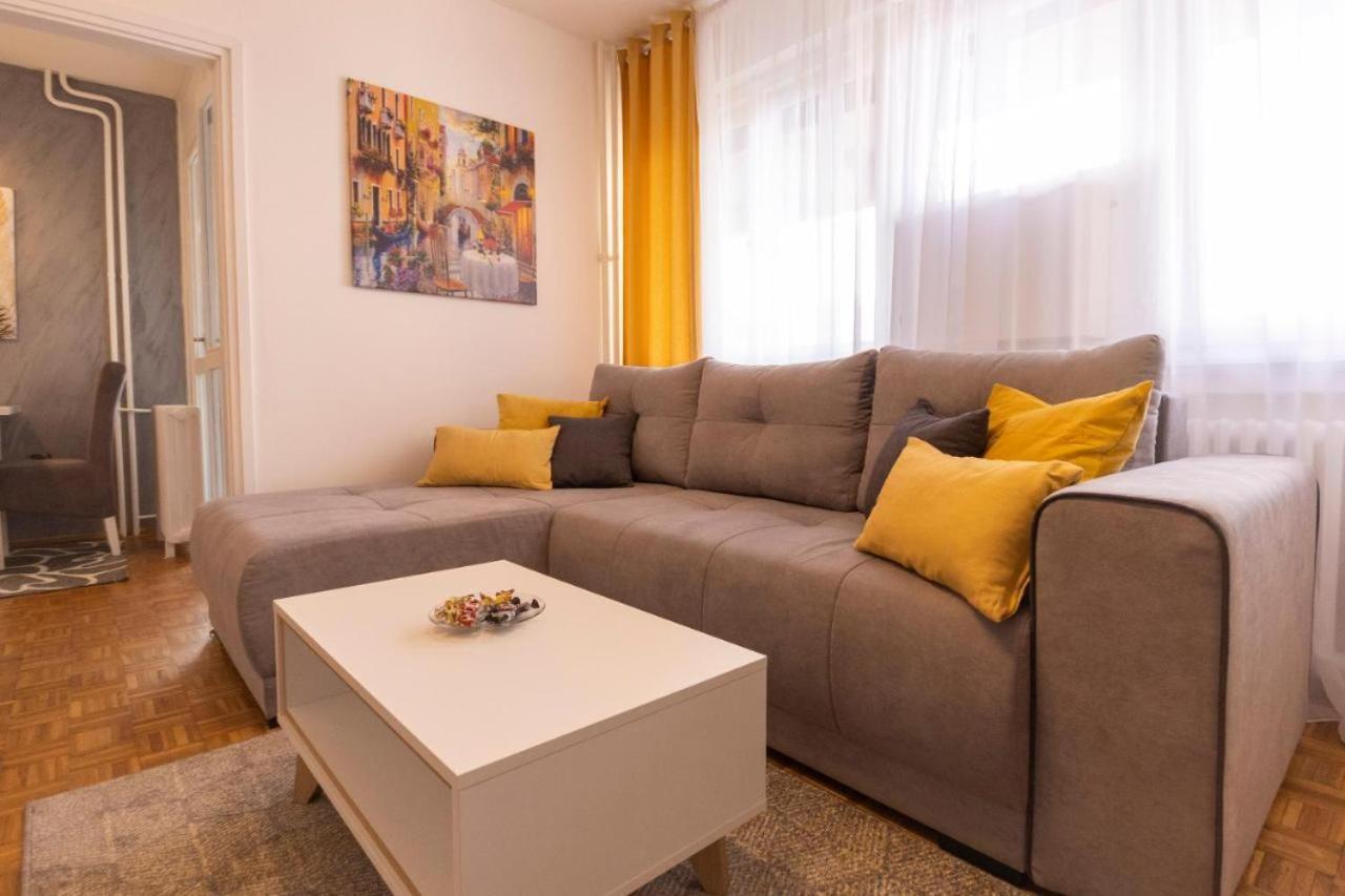 Apartman 22 Belgrado Esterno foto